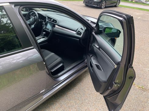 Used 2018 Honda Civic EX-T image 10