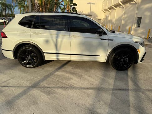Used 2023 Volkswagen Tiguan SE R-Line FWD image 8