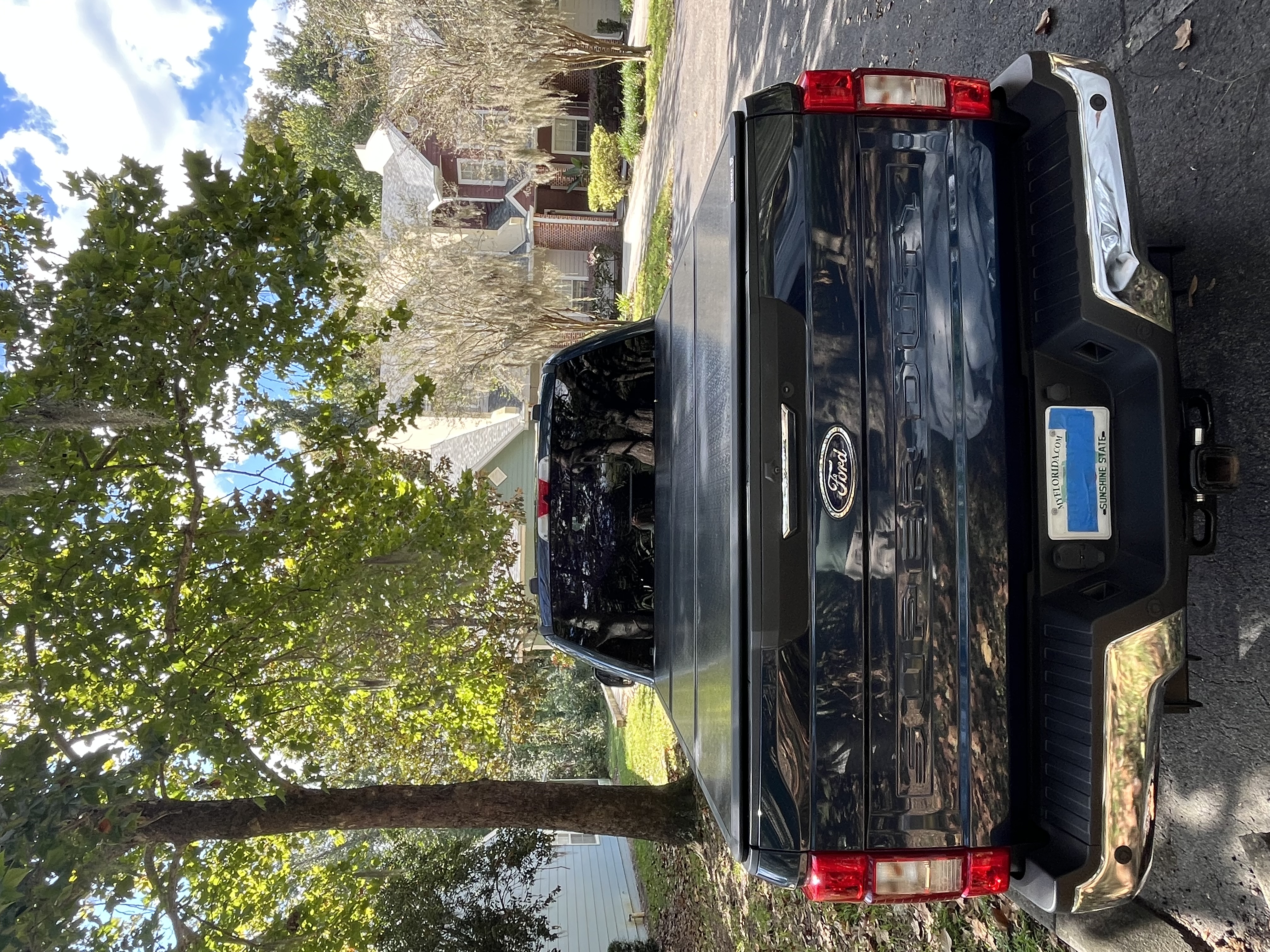 Used 2020 Ford F350 Lariat w/ Lariat Value Package AWD/4WD image 6