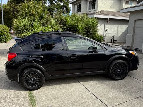 Used 2016 Subaru Crosstrek 2.0i Premium w/ Moonroof Package AWD/4WD image 8