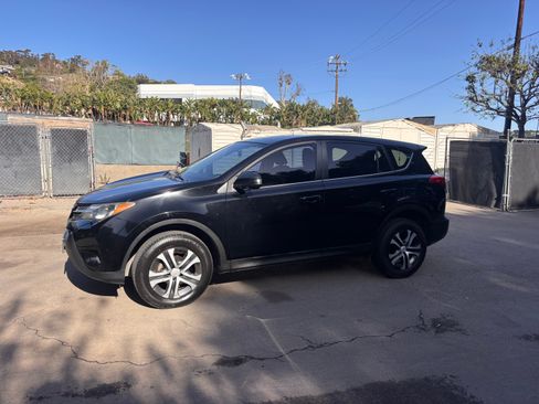 Used 2015 Toyota RAV4 LE image 2