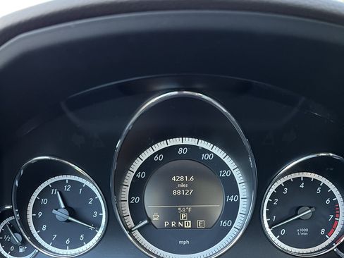 Used 2011 Mercedes-Benz E 350 Cabriolet image 4