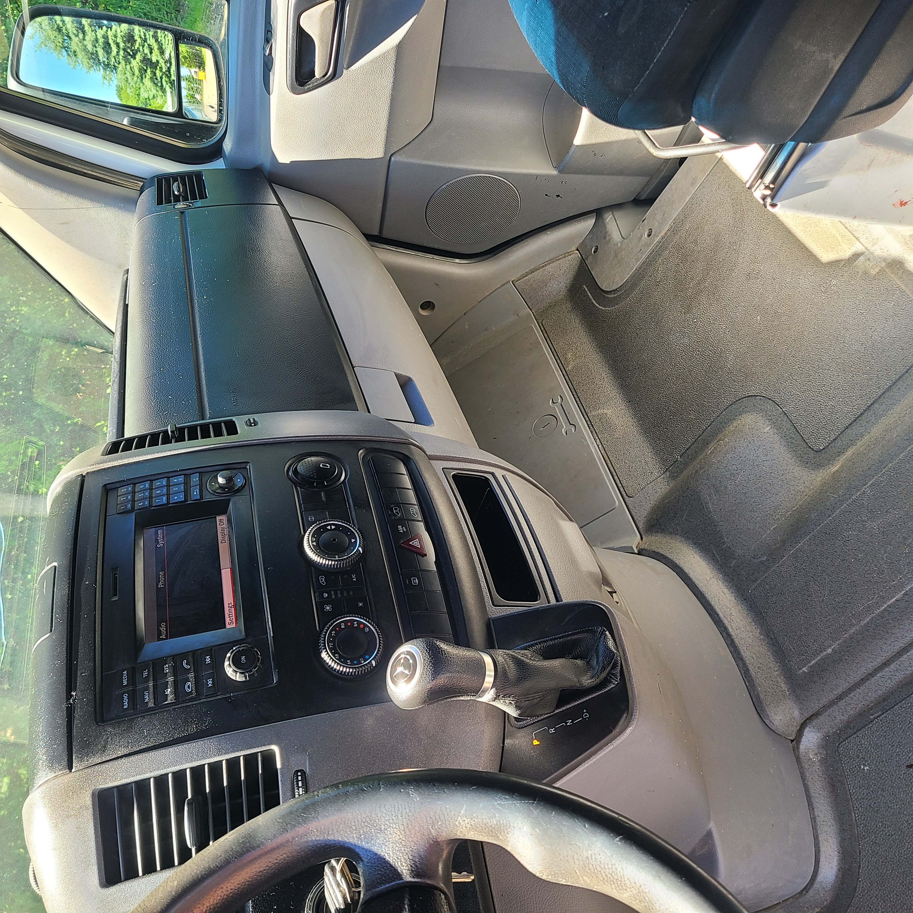 Used 2015 Mercedes-Benz Sprinter 2500 image 2