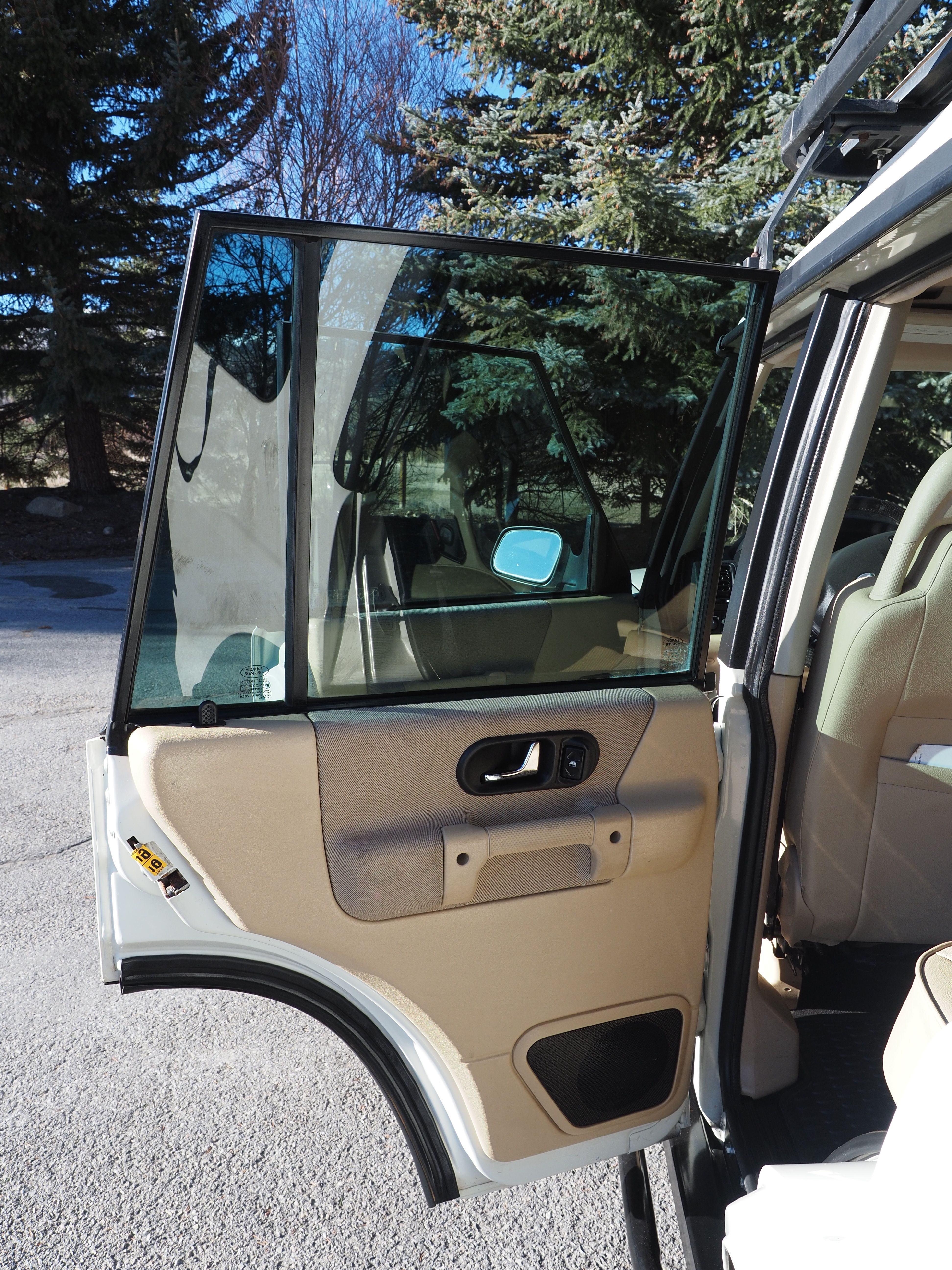 Used 2004 Land Rover Discovery S AWD/4WD image 14