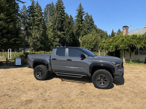 Used 2026 Toyota Tacoma TRD Pro w/ Tow Tech Package AWD/4WD image 4
