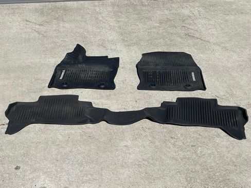 Used 2024 Toyota Tundra SR5 w/ SR5 Premium Package image 16