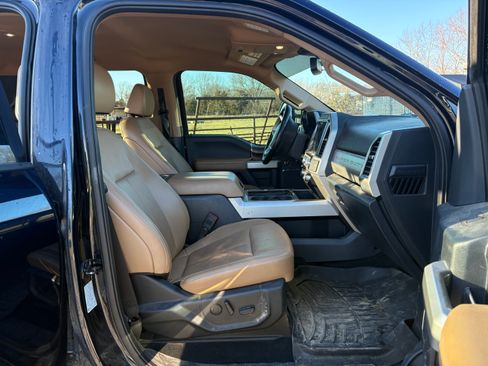 Used 2022 Ford F350 Lariat w/ Lariat Ultimate Package image 6