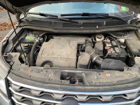 Used 2016 Ford Explorer XLT image 18