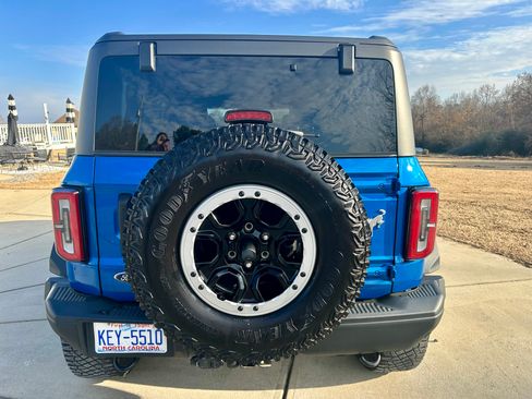 Used 2022 Ford Bronco Badlands image 5