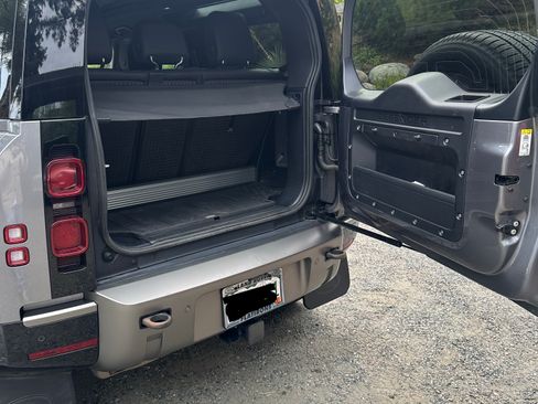 Used 2022 Land Rover Defender 90 X-Dynamic SE image 14