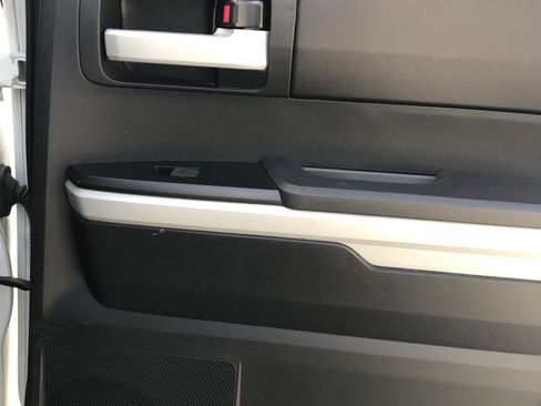 Used 2018 Toyota Tundra SR5 RWD image 22