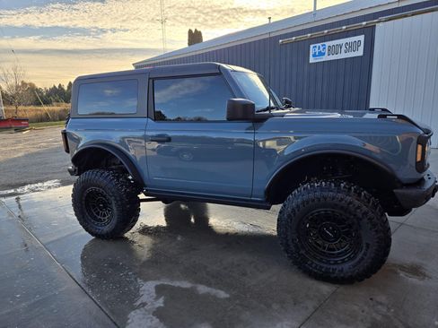 Used 2022 Ford Bronco Black Diamond image 6