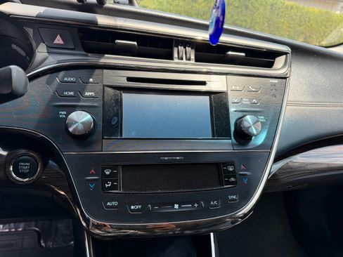 Used 2015 Toyota Avalon XLE FWD image 16