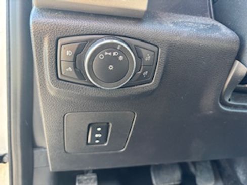 Used 2017 Ford F150 Lariat image 8