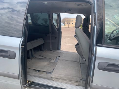 Used 2006 Dodge Grand Caravan SE w/ Popular Equipment Group I image 8