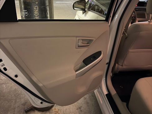 Used 2012 Toyota Prius Two image 17