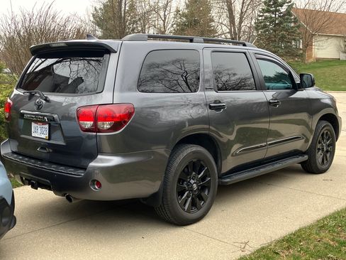 Used 2022 Toyota Sequoia Nightshade image 4