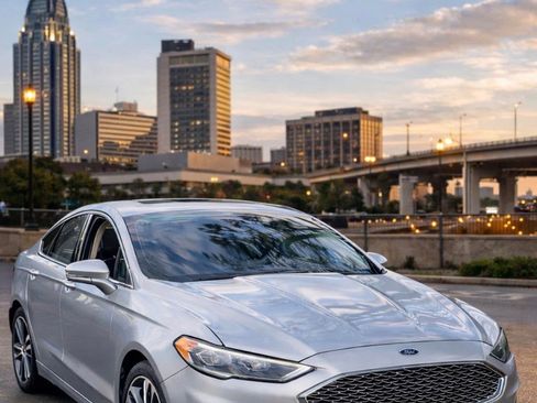 Used 2019 Ford Fusion Titanium image 1