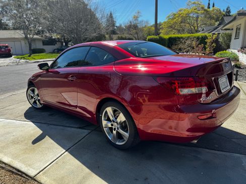 Used 2010 Lexus IS 350C image 4