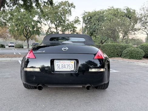 Used 2005 Nissan 350Z Touring image 6
