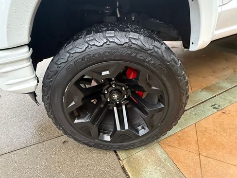 Used 2021 Ford F150 Platinum image 11