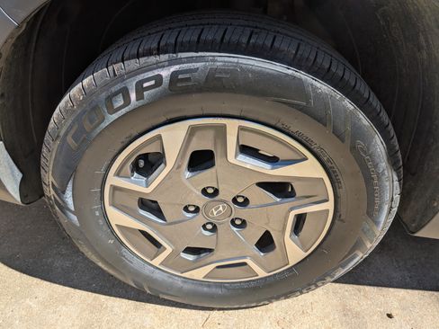 Used 2022 Hyundai Santa Fe Blue image 9