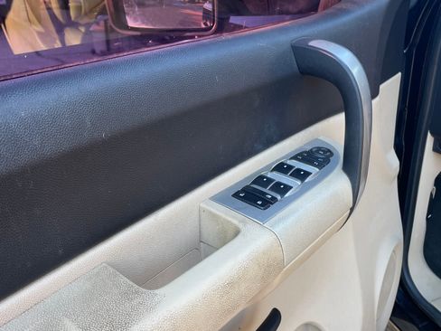 Used 2008 Chevrolet Silverado 1500 LT w/ Suspension Package, Off-Road image 4