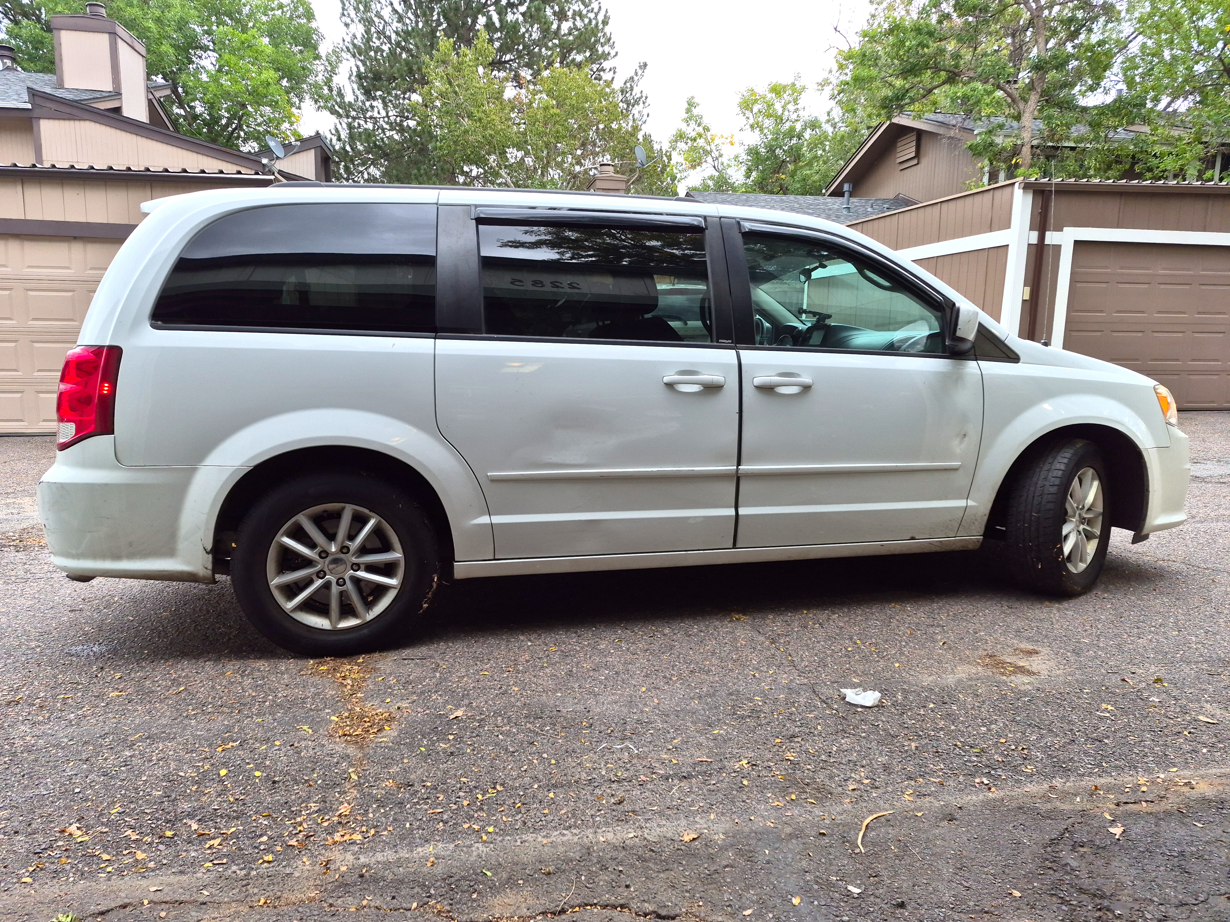 Used 2014 Dodge Grand Caravan SXT FWD image 16