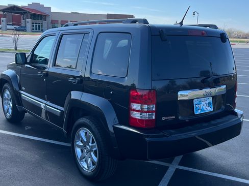 Used 2012 Jeep Liberty Sport image 5