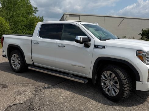 Used 2020 GMC Sierra 1500 Denali w/ Denali Ultimate Package AWD/4WD image 9