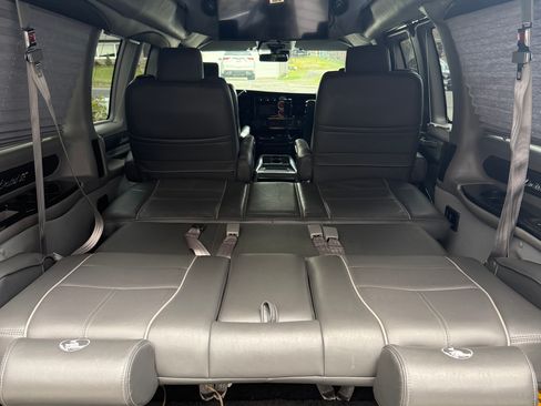 Used 2019 GMC Savana 2500 image 23