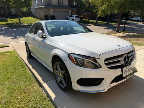 Used 2015 Mercedes-Benz C 400 4MATIC image 4