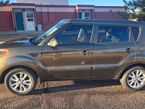 Used 2013 Kia Soul + image 10