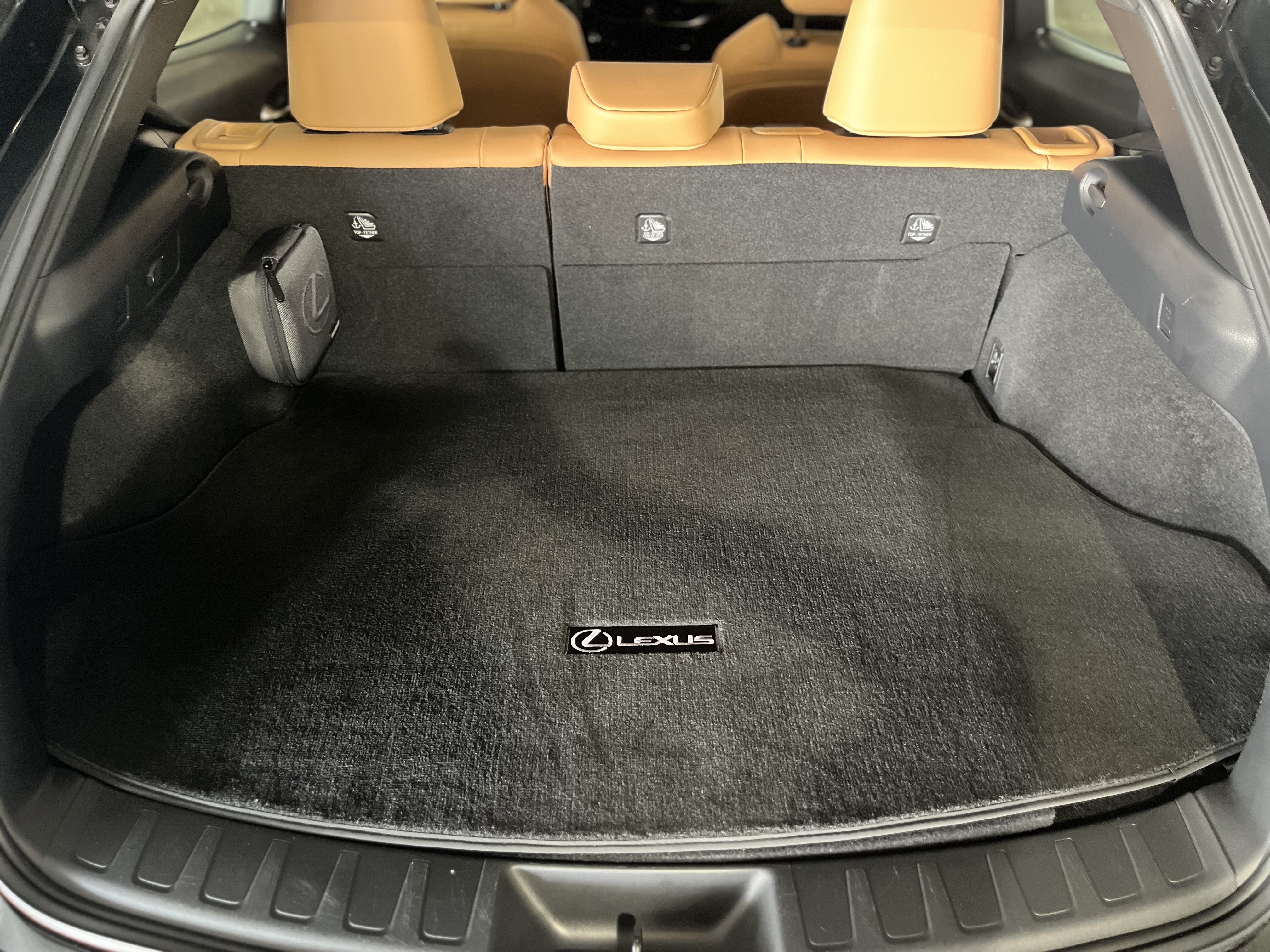 Used 2025 Lexus UX 300h FWD w/ Accessory Package (Z1) image 22