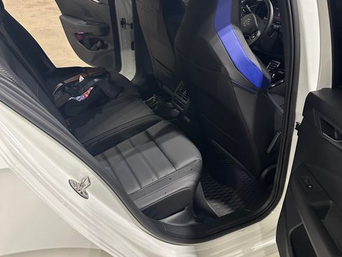 Used 2023 Volkswagen Golf R image 15