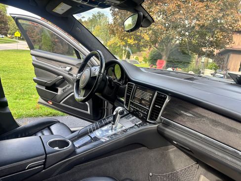 Used 2011 Porsche Panamera Turbo image 10