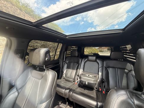 Used 2022 Jeep Wagoneer Series I w/ Premium Group I AWD/4WD image 10