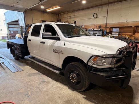 Used 2015 RAM 3500 Tradesman w/ Chrome Appearance Group AWD/4WD image 2