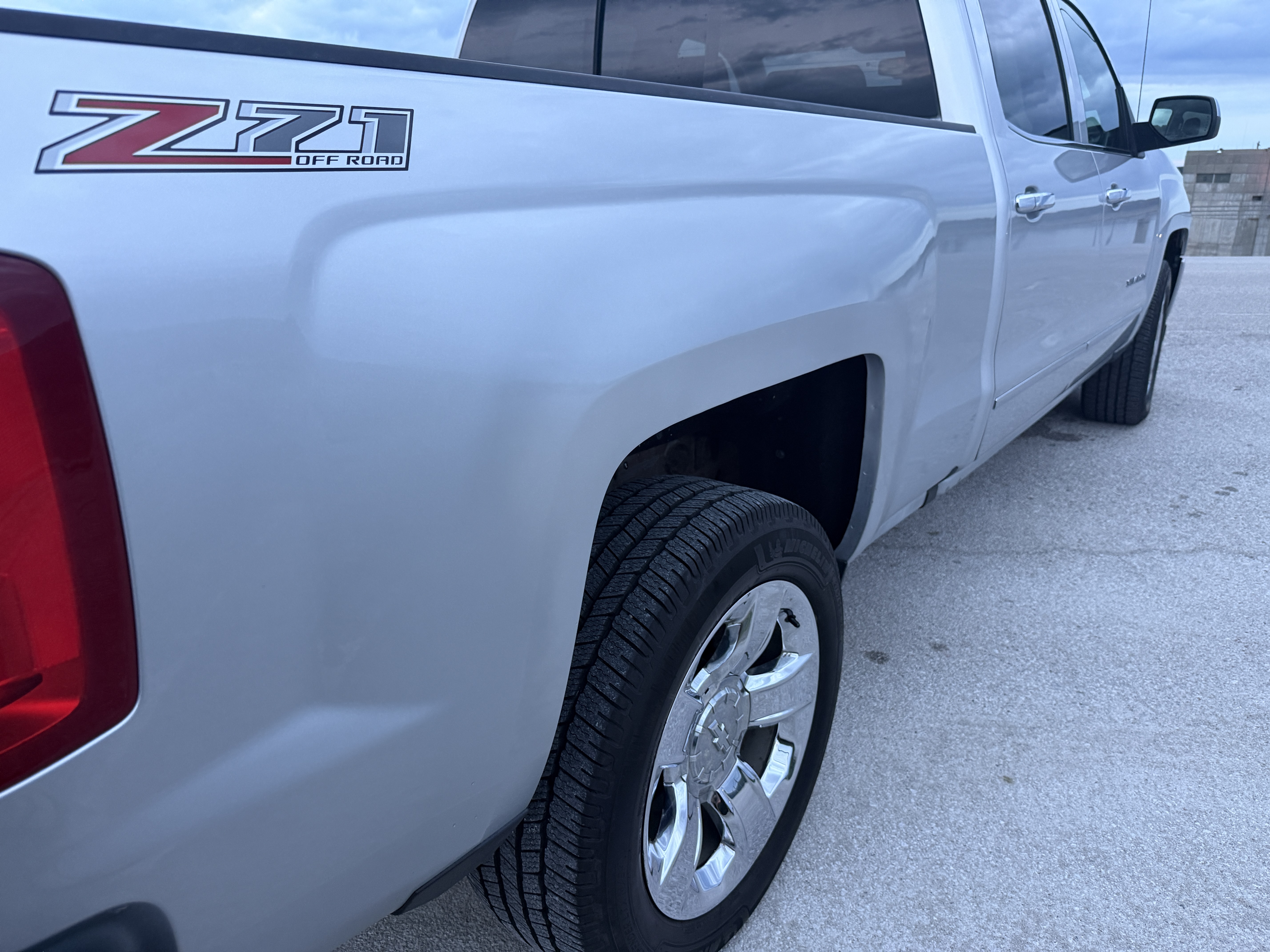 Used 2016 Chevrolet Silverado 1500 LTZ Z71 w/ LTZ Plus Package AWD/4WD image 8