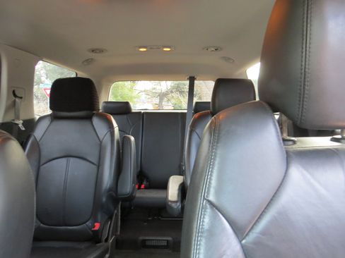 Used 2012 GMC Acadia SLT image 9