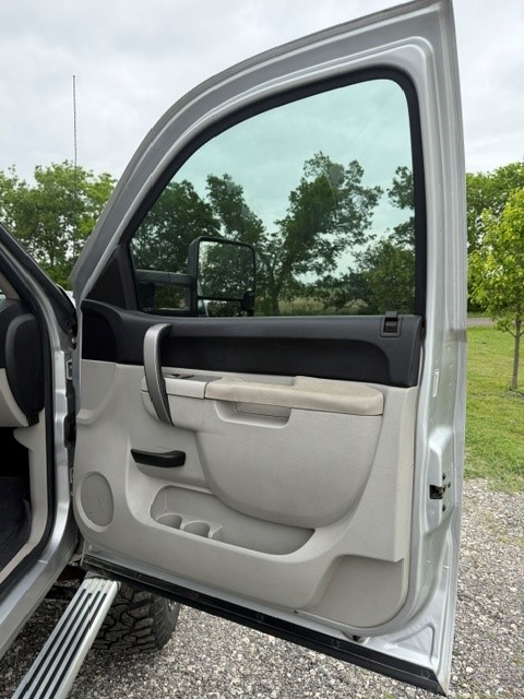 Used 2011 Chevrolet Silverado 2500 LT AWD/4WD image 5