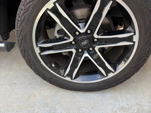 Used 2019 Ford Expedition Limited w/ Special Edition Package image 6