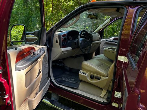 Used 2007 Ford F350 Lariat AWD/4WD image 12