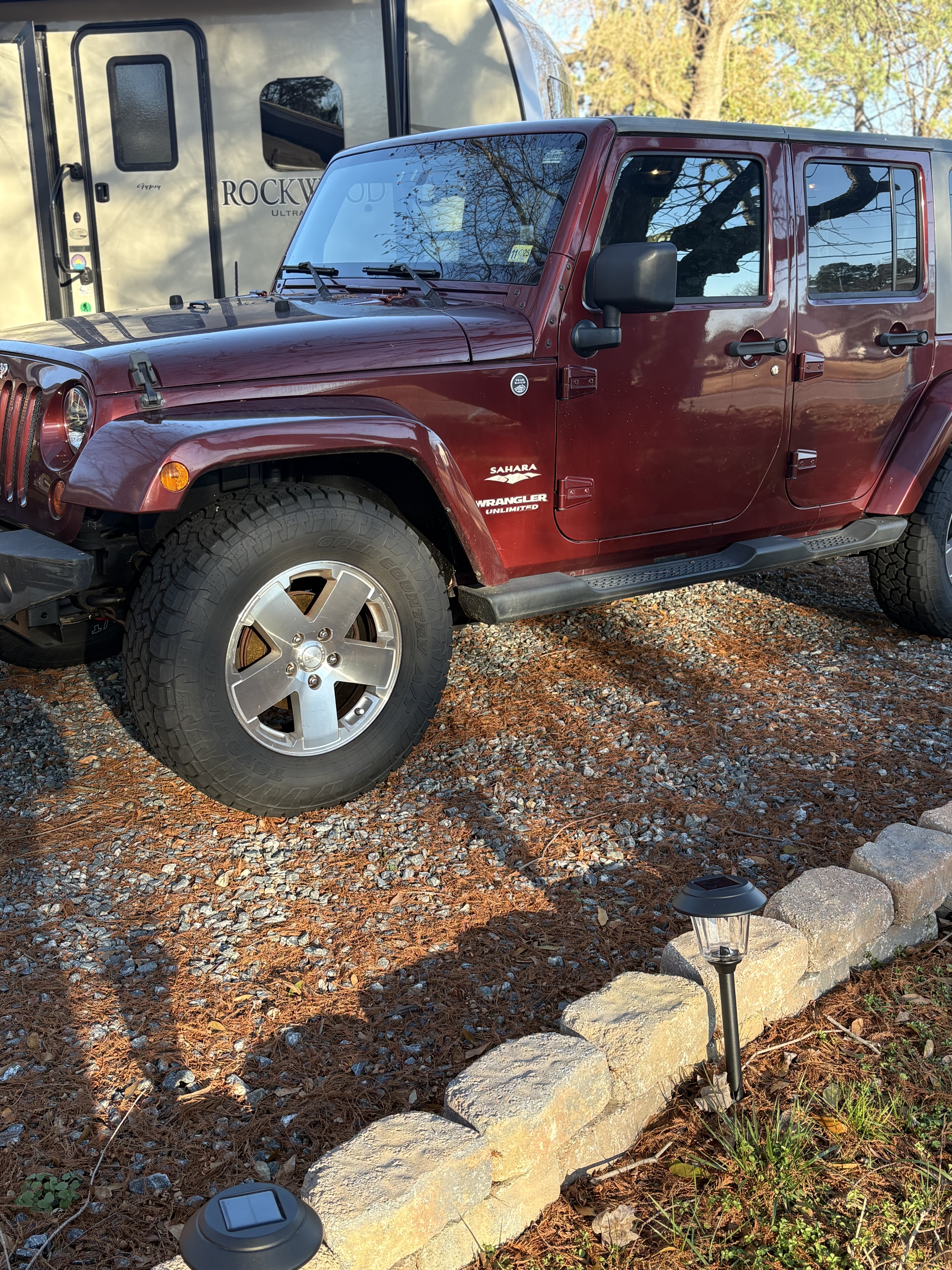 Used 2009 Jeep Wrangler Unlimited Sahara w/ Trailer Tow Group AWD/4WD image 2