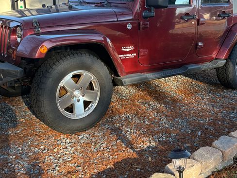 Used 2009 Jeep Wrangler Unlimited Sahara w/ Trailer Tow Group AWD/4WD image 2