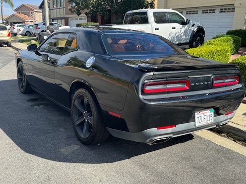 Used 2017 Dodge Challenger R/T image 6