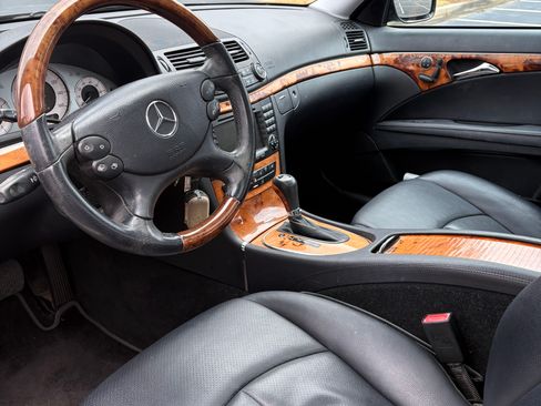Used 2008 Mercedes-Benz E 350 Sedan image 10