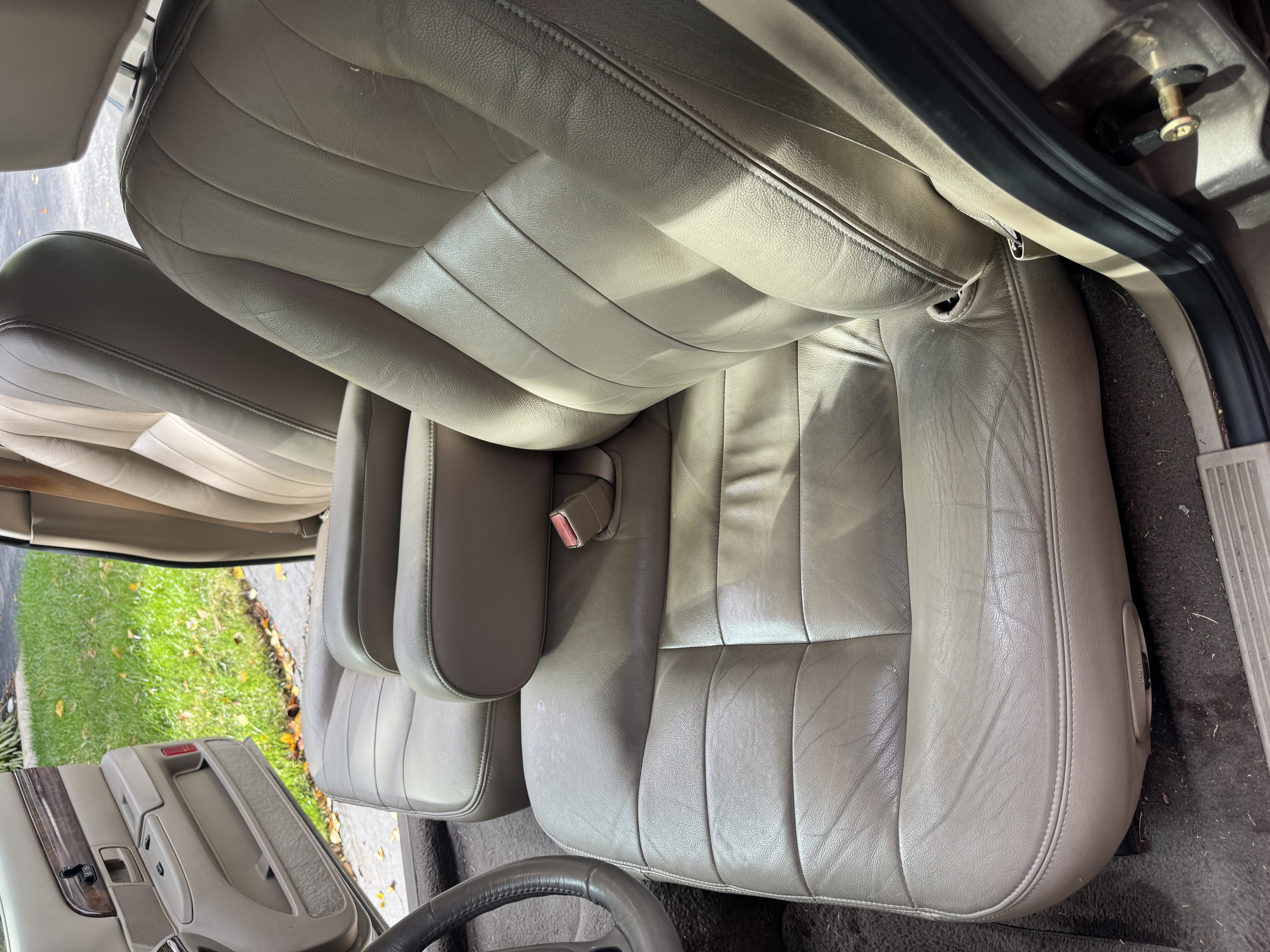 Used 2004 Mercury Grand Marquis LS RWD image 8