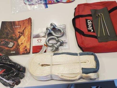 Used 2015 Jeep Wrangler Unlimited Sport image 27