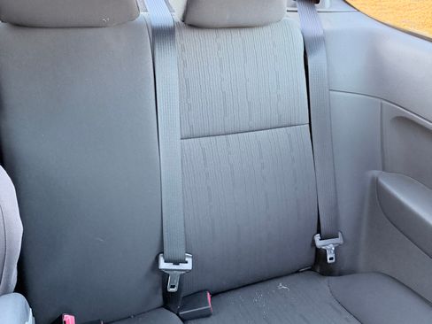 Used 2010 Ford Focus SE image 11